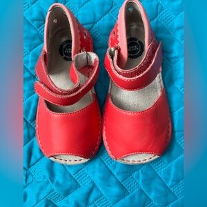 Livie & Luca Red Toddler Sandals with Hook-and-Loop Strap
Size 10